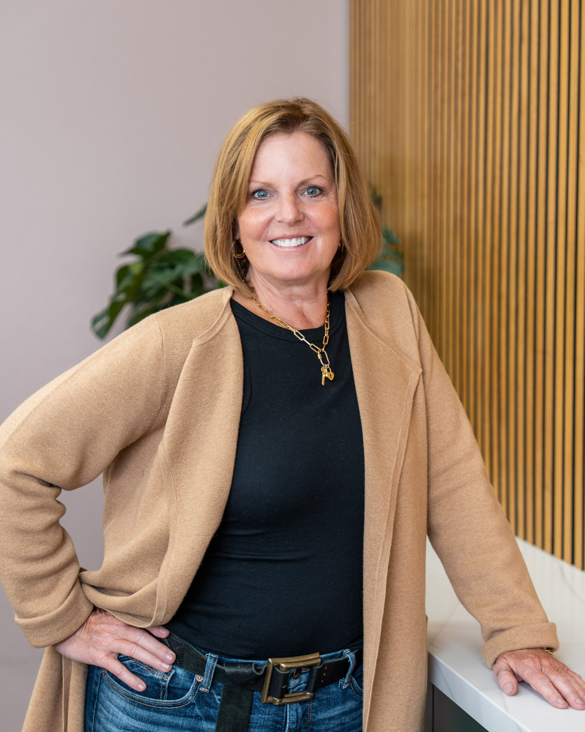 Urban Eve Deb scaled - Urban Eve Medina